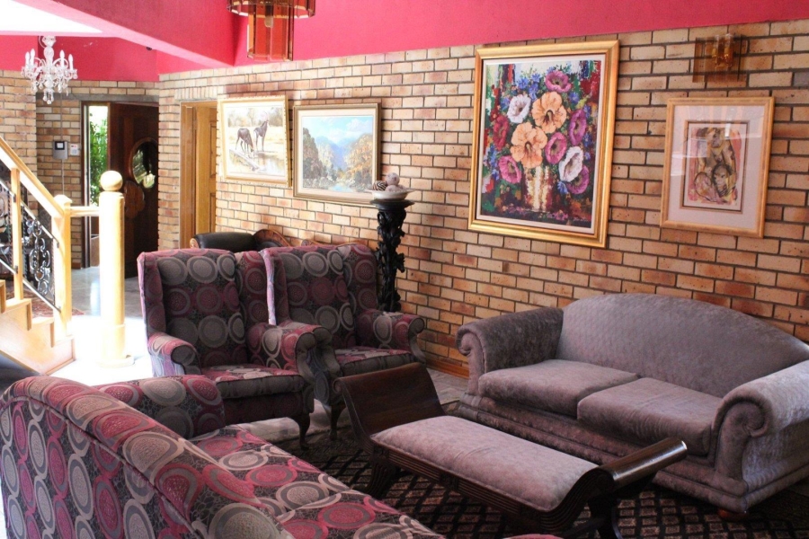 6 Bedroom Property for Sale in Van Der Hoff Park North West